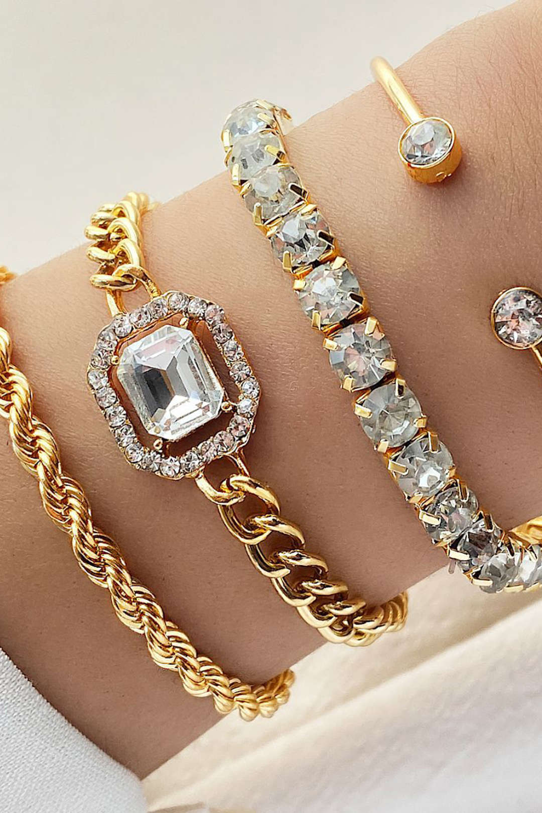 Tania | Conjunto de Pulseras con Tachuelas