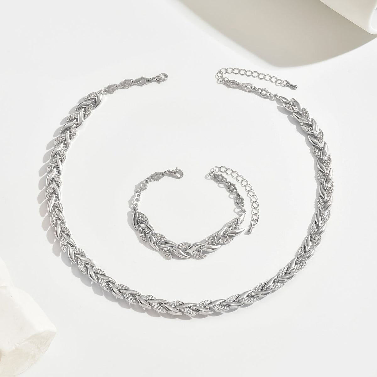 Claudia | Collar y Pulsera de cola de pez hecho a mano
